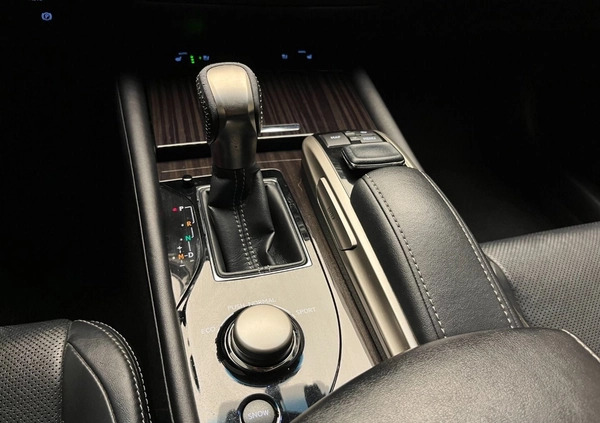 Lexus GS cena 112500 przebieg: 127395, rok produkcji 2016 z Pogorzela małe 352